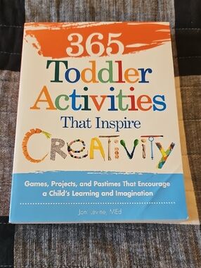365 Toddler Activities That Inspire Creativity - Colorful Blue Cover